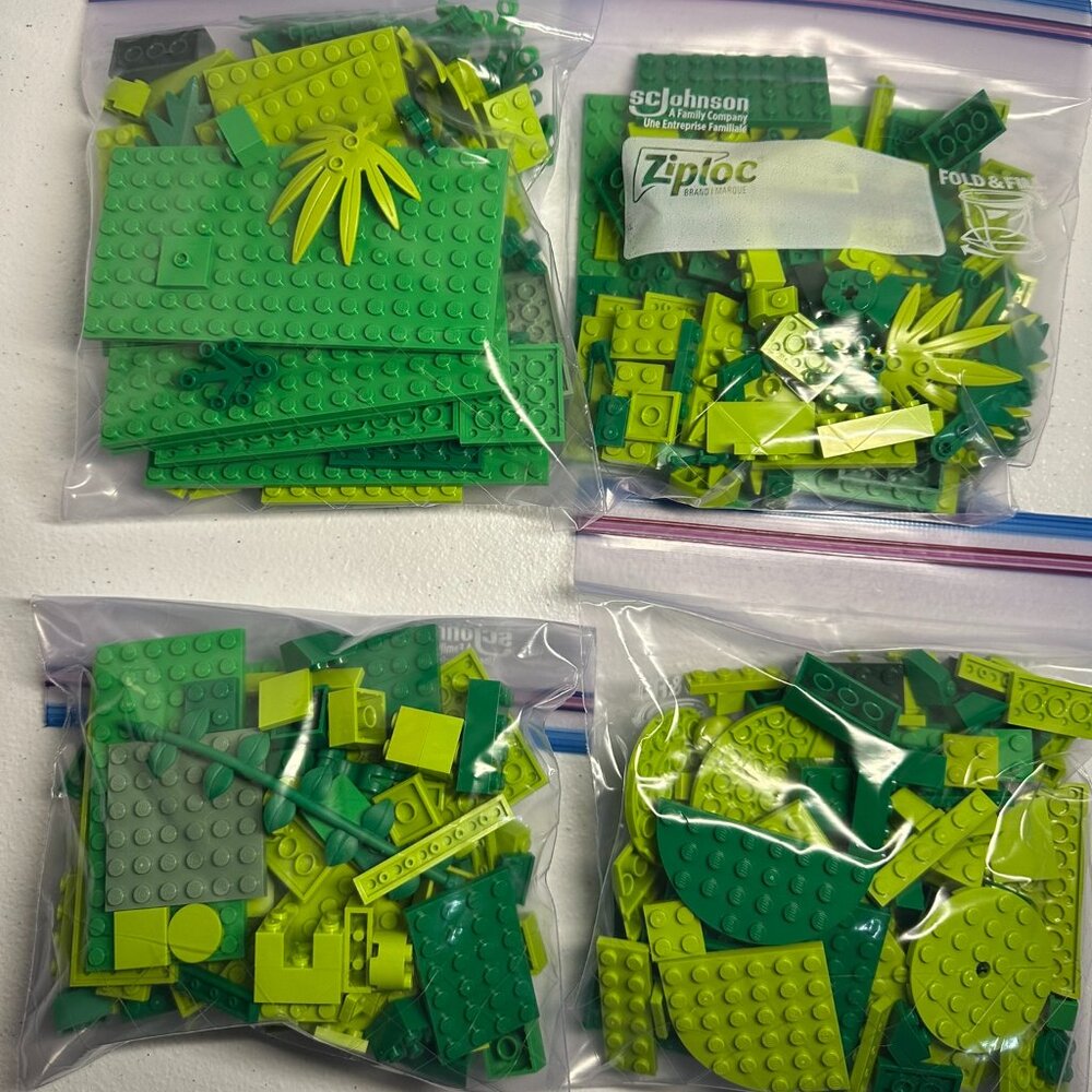 Genuine LEGO Bulk Lot - Bag of 100 Green Pcs Various Szes & Shapes-No Mini Figs